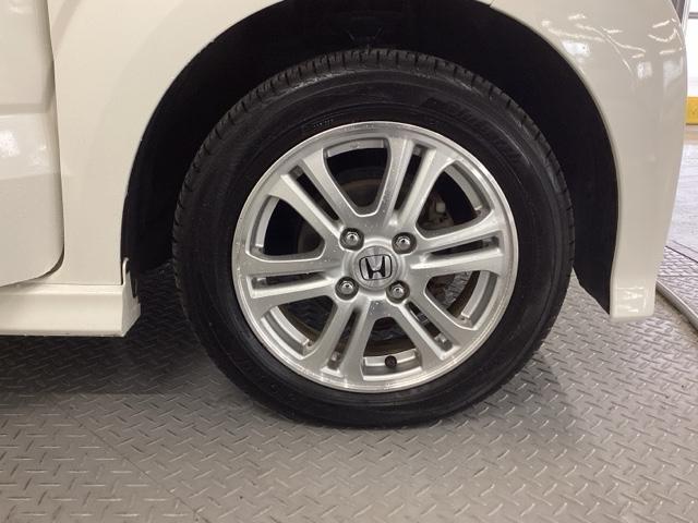 Ｎ－ＢＯＸカスタム Ｇ・Ｌパッケージ　純正ナビ　片側電動スライドドア　アイドリングストップ車　ＵＳＢポート　ナビ・ＴＶ　スマキ－　フロントベンチシート　パワーウィンドウ　片側電動両側スライドドア　盗難防止システム　オートエアコン　パワステ（24枚目）