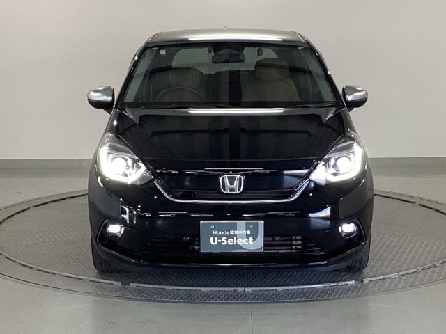 フィット リュクス　純正メモリーナビ　本革シート　ドラレコ　Ｂカメ　サイドエアバッグ　衝突軽減ブレーキ　クルーズコントロール　前席シートヒーター　ドライブレコーダー　パワステ　ＬＥＤヘッドライト　エアコン　ＡＢＳ　イモビ（6枚目）