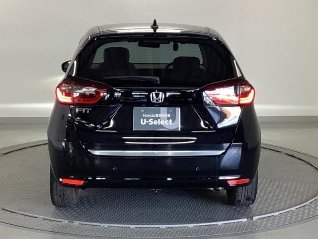 フィット リュクス　純正メモリーナビ　本革シート　ドラレコ　Ｂカメ　サイドエアバッグ　衝突軽減ブレーキ　クルーズコントロール　前席シートヒーター　ドライブレコーダー　パワステ　ＬＥＤヘッドライト　エアコン　ＡＢＳ　イモビ（9枚目）