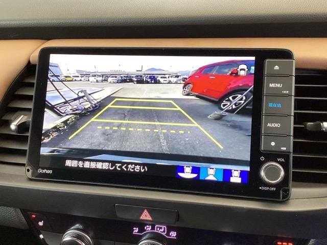 フィット リュクス　純正メモリーナビ　本革シート　ドラレコ　Ｂカメ　サイドエアバッグ　衝突軽減ブレーキ　クルーズコントロール　前席シートヒーター　ドライブレコーダー　パワステ　ＬＥＤヘッドライト　エアコン　ＡＢＳ　イモビ（12枚目）