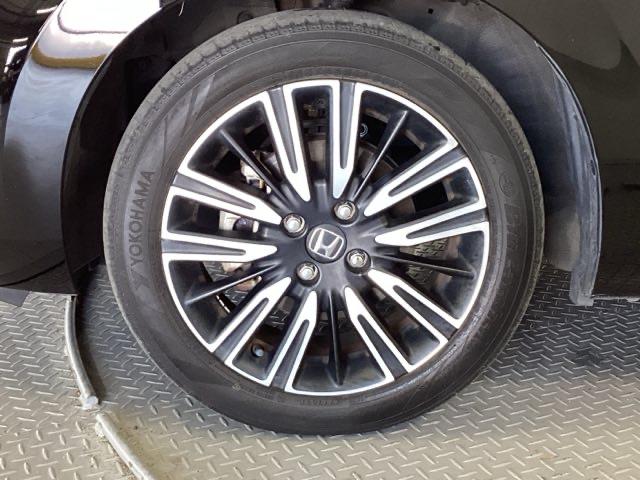 フィット リュクス　純正メモリーナビ　本革シート　ドラレコ　Ｂカメ　サイドエアバッグ　衝突軽減ブレーキ　クルーズコントロール　前席シートヒーター　ドライブレコーダー　パワステ　ＬＥＤヘッドライト　エアコン　ＡＢＳ　イモビ（21枚目）