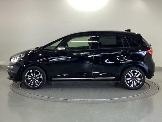 フィット リュクス　純正メモリーナビ　本革シート　ドラレコ　Ｂカメ　サイドエアバッグ　衝突軽減ブレーキ　クルーズコントロール　前席シートヒーター　ドライブレコーダー　パワステ　ＬＥＤヘッドライト　エアコン　ＡＢＳ　イモビ（26枚目）