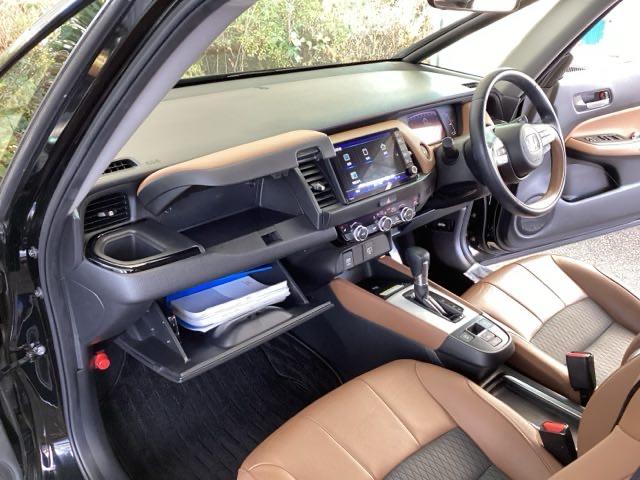 フィット リュクス　純正メモリーナビ　本革シート　ドラレコ　Ｂカメ　サイドエアバッグ　衝突軽減ブレーキ　クルーズコントロール　前席シートヒーター　ドライブレコーダー　パワステ　ＬＥＤヘッドライト　エアコン　ＡＢＳ　イモビ（35枚目）