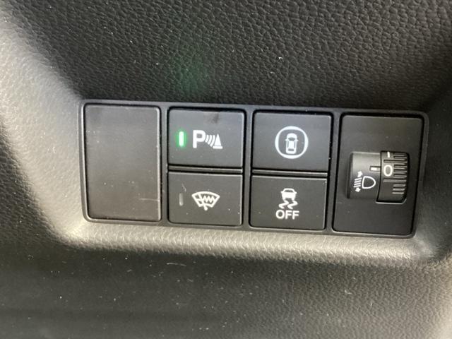 フィット リュクス　純正メモリーナビ　本革シート　ドラレコ　Ｂカメ　サイドエアバッグ　衝突軽減ブレーキ　クルーズコントロール　前席シートヒーター　ドライブレコーダー　パワステ　ＬＥＤヘッドライト　エアコン　ＡＢＳ　イモビ（47枚目）