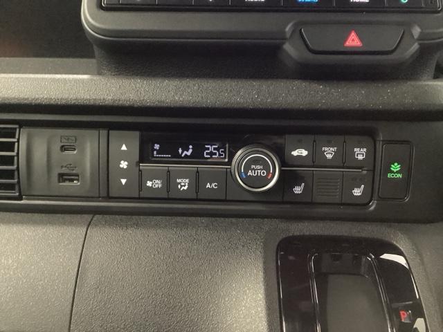 Ｎ－ＢＯＸカスタム ターボ　メモリーナビ　リアカメラ　シートヒーター　イモビライザー　衝突被害軽減　ベンチシート　キーフリー　Ｐセンサー　ＥＳＣ　パワステ　両席エアバック　サイドエアバッグ　ターボ車　ＵＳＢ接続　Ａライト　Ｂカメ（12枚目）