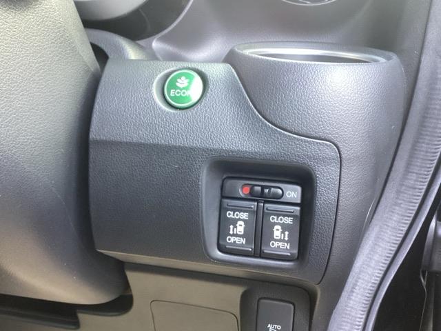 Ｎ－ＢＯＸカスタム Ｇ・Ｌパッケージ　純正ナビ　フルセグ　リアカメラ　左右パワースライド　サイドエアバック　ナビ・ＴＶ　スマキ－　フロントベンチシート　地デジＴＶ　パワーウィンドウ　盗難防止システム　オートエアコン　パワステ　ＤＶＤ再生可（15枚目）