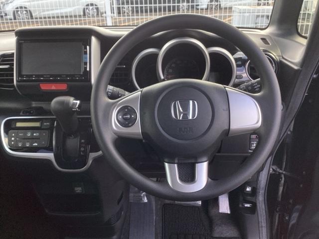 Ｎ－ＢＯＸカスタム Ｇ・Ｌパッケージ　純正ナビ　フルセグ　リアカメラ　左右パワースライド　サイドエアバック　ナビ・ＴＶ　スマキ－　フロントベンチシート　地デジＴＶ　パワーウィンドウ　盗難防止システム　オートエアコン　パワステ　ＤＶＤ再生可（17枚目）