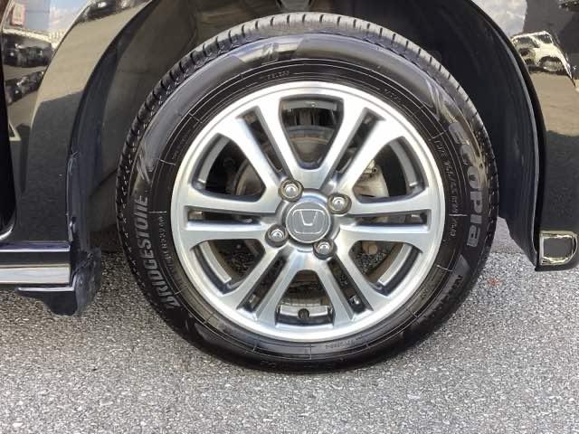 Ｎ－ＢＯＸカスタム Ｇ・Ｌパッケージ　純正ナビ　フルセグ　リアカメラ　左右パワースライド　サイドエアバック　ナビ・ＴＶ　スマキ－　フロントベンチシート　地デジＴＶ　パワーウィンドウ　盗難防止システム　オートエアコン　パワステ　ＤＶＤ再生可（25枚目）