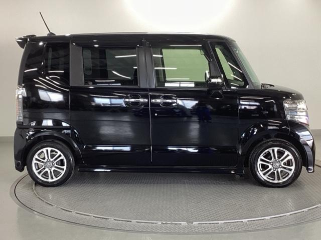 Ｎ－ＢＯＸカスタム Ｇ・Ｌパッケージ　純正ナビ　フルセグ　リアカメラ　左右パワースライド　サイドエアバック　ナビ・ＴＶ　スマキ－　フロントベンチシート　地デジＴＶ　パワーウィンドウ　盗難防止システム　オートエアコン　パワステ　ＤＶＤ再生可（30枚目）