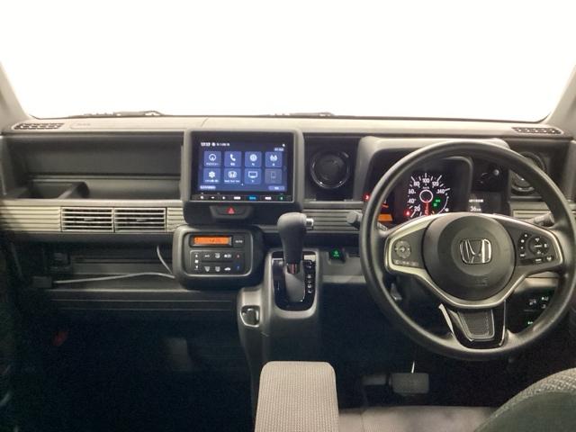 �p�[�L���O�u���[�L�̓t�b�g���Ȃ̂ŉ^�]�ȂƏ���Ȃ̊Ԃ͂�������A�ړ����y�X�ł��B�����Ǝ肪�͂��ʒu�ɂ`�s�Z���N�g���o�[��G�A�R���X�C�b�`�Ȃǂ����葀�쐫�ɗD��Ă��܂�