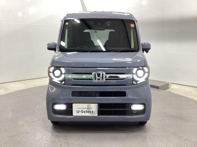 �k�d�c�w�b�h���C�g�𑕔����Ă��܂��B�k�d�c�w�b�h���C�g�͂ƂĂ����邭�A�J�̓����ԑ��s�����S�E���S�ł��B�I�[�g���C�g�R���g���[���t���Ŏ��̖͂��邳�ɉ����Ď����œ_���E�������܂�