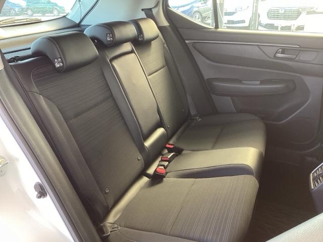 WR-V Z 純正ナビ フルセグ リアカメラ パワーウインドウ 地デジ対応 軽減ブレーキ ETC装備 クリソナ 横滑防止装置 キーフリー アイドリングストップ セキュリティー エアコン サイドエアバッグ ABS(19枚目)