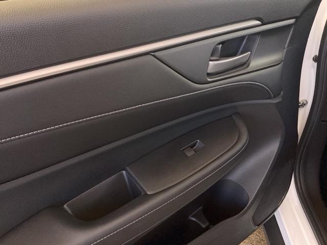 WR-V Z 純正ナビ フルセグ リアカメラ パワーウインドウ 地デジ対応 軽減ブレーキ ETC装備 クリソナ 横滑防止装置 キーフリー アイドリングストップ セキュリティー エアコン サイドエアバッグ ABS(38枚目)