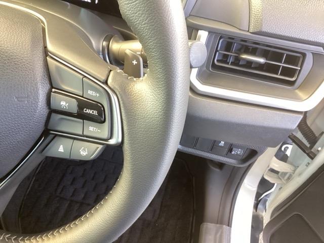 WR-V Z 純正ナビ フルセグ リアカメラ パワーウインドウ 地デジ対応 軽減ブレーキ ETC装備 クリソナ 横滑防止装置 キーフリー アイドリングストップ セキュリティー エアコン サイドエアバッグ ABS(46枚目)