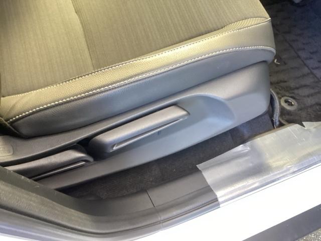 WR-V Z 純正ナビ フルセグ リアカメラ パワーウインドウ 地デジ対応 軽減ブレーキ ETC装備 クリソナ 横滑防止装置 キーフリー アイドリングストップ セキュリティー エアコン サイドエアバッグ ABS(47枚目)