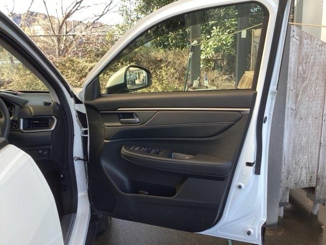 WR-V Z 純正ナビ フルセグ リアカメラ パワーウインドウ 地デジ対応 軽減ブレーキ ETC装備 クリソナ 横滑防止装置 キーフリー アイドリングストップ セキュリティー エアコン サイドエアバッグ ABS(48枚目)