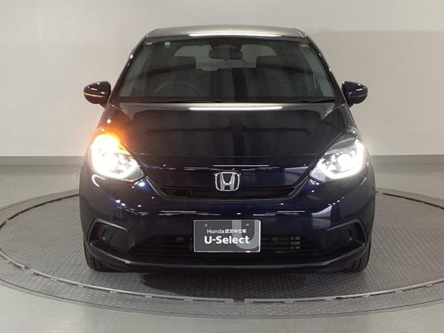 フィット ホーム　純正ナビ　フルセグ　リアカメラ　カーテンエアバック　サポカー　ＬＥＤヘットライト　オートクルーズ　前後障害物センサー　横滑り防止機能　アイドリングストップ　ＥＴＣ車載器　イモビ　ＵＳＢ　Ｗエアバック（6枚目）