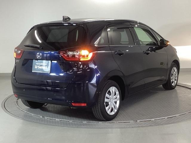 フィット ホーム　純正ナビ　フルセグ　リアカメラ　カーテンエアバック　サポカー　ＬＥＤヘットライト　オートクルーズ　前後障害物センサー　横滑り防止機能　アイドリングストップ　ＥＴＣ車載器　イモビ　ＵＳＢ　Ｗエアバック（8枚目）