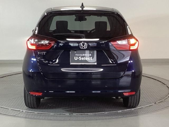 フィット ホーム　純正ナビ　フルセグ　リアカメラ　カーテンエアバック　サポカー　ＬＥＤヘットライト　オートクルーズ　前後障害物センサー　横滑り防止機能　アイドリングストップ　ＥＴＣ車載器　イモビ　ＵＳＢ　Ｗエアバック（9枚目）