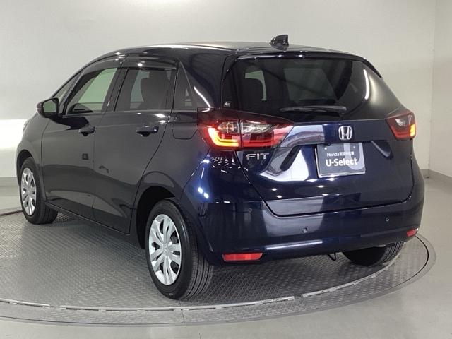 フィット ホーム　純正ナビ　フルセグ　リアカメラ　カーテンエアバック　サポカー　ＬＥＤヘットライト　オートクルーズ　前後障害物センサー　横滑り防止機能　アイドリングストップ　ＥＴＣ車載器　イモビ　ＵＳＢ　Ｗエアバック（10枚目）