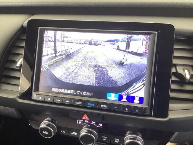 フィット ホーム　純正ナビ　フルセグ　リアカメラ　カーテンエアバック　サポカー　ＬＥＤヘットライト　オートクルーズ　前後障害物センサー　横滑り防止機能　アイドリングストップ　ＥＴＣ車載器　イモビ　ＵＳＢ　Ｗエアバック（12枚目）