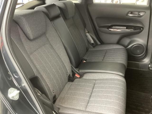 フィット ホーム　純正ナビ　フルセグ　リアカメラ　カーテンエアバック　サポカー　ＬＥＤヘットライト　オートクルーズ　前後障害物センサー　横滑り防止機能　アイドリングストップ　ＥＴＣ車載器　イモビ　ＵＳＢ　Ｗエアバック（20枚目）