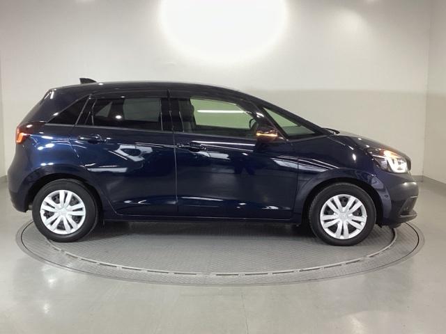 フィット ホーム　純正ナビ　フルセグ　リアカメラ　カーテンエアバック　サポカー　ＬＥＤヘットライト　オートクルーズ　前後障害物センサー　横滑り防止機能　アイドリングストップ　ＥＴＣ車載器　イモビ　ＵＳＢ　Ｗエアバック（29枚目）