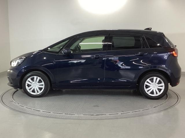 フィット ホーム　純正ナビ　フルセグ　リアカメラ　カーテンエアバック　サポカー　ＬＥＤヘットライト　オートクルーズ　前後障害物センサー　横滑り防止機能　アイドリングストップ　ＥＴＣ車載器　イモビ　ＵＳＢ　Ｗエアバック（34枚目）