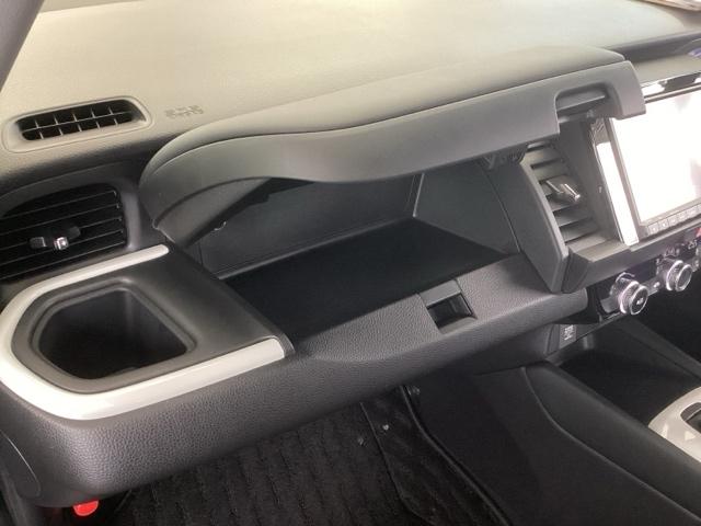 フィット ホーム　純正ナビ　フルセグ　リアカメラ　カーテンエアバック　サポカー　ＬＥＤヘットライト　オートクルーズ　前後障害物センサー　横滑り防止機能　アイドリングストップ　ＥＴＣ車載器　イモビ　ＵＳＢ　Ｗエアバック（40枚目）