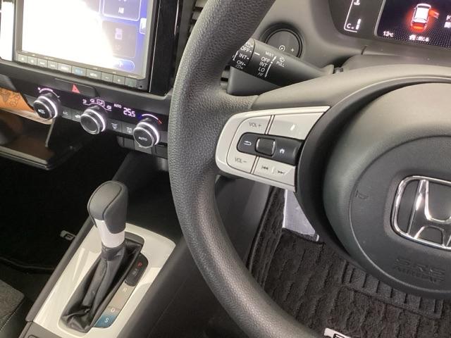 フィット ホーム　純正ナビ　フルセグ　リアカメラ　カーテンエアバック　サポカー　ＬＥＤヘットライト　オートクルーズ　前後障害物センサー　横滑り防止機能　アイドリングストップ　ＥＴＣ車載器　イモビ　ＵＳＢ　Ｗエアバック（43枚目）