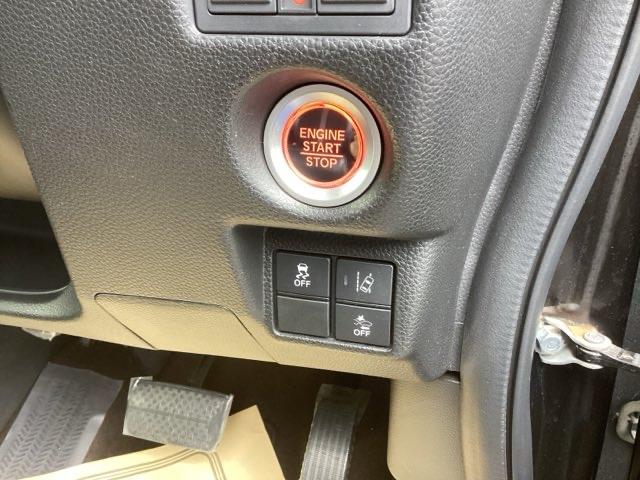 Ｎ－ＢＯＸカスタム Ｇ・Ｌターボホンダセンシング　純正ナビ　フルセグ　リアカメラ　ターボ付　横滑り防止機能　ＥＴＣ搭載　ＬＥＤヘットライト　エアロ　ＡＢＳ　地デジ　ＤＶＤ視聴可能　ドライブレコーダ　セキュリティアラーム　ナビＴＶ付　ＵＳＢ　エアバッグ（17枚目）