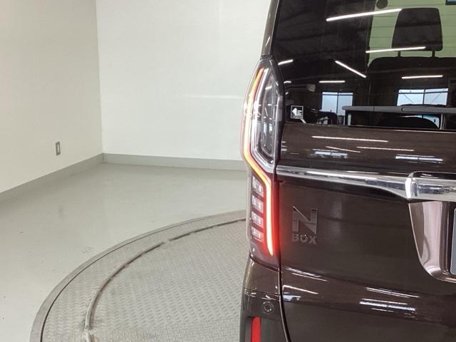 Ｎ－ＢＯＸカスタム Ｇ・Ｌターボホンダセンシング　純正ナビ　フルセグ　リアカメラ　ターボ付　横滑り防止機能　ＥＴＣ搭載　ＬＥＤヘットライト　エアロ　ＡＢＳ　地デジ　ＤＶＤ視聴可能　ドライブレコーダ　セキュリティアラーム　ナビＴＶ付　ＵＳＢ　エアバッグ（35枚目）