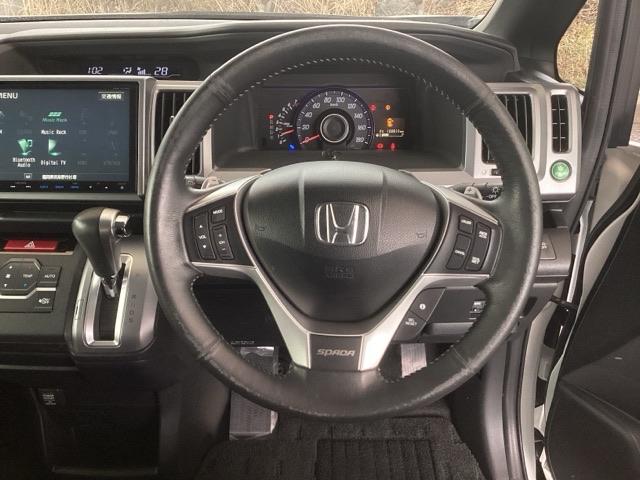 ��ɂȂ��ފ��o�̃X�e�A�����O�ł��B�����S�n�A�f�U�C�����A���쐫�ɂ���������A�C�e���ł��B