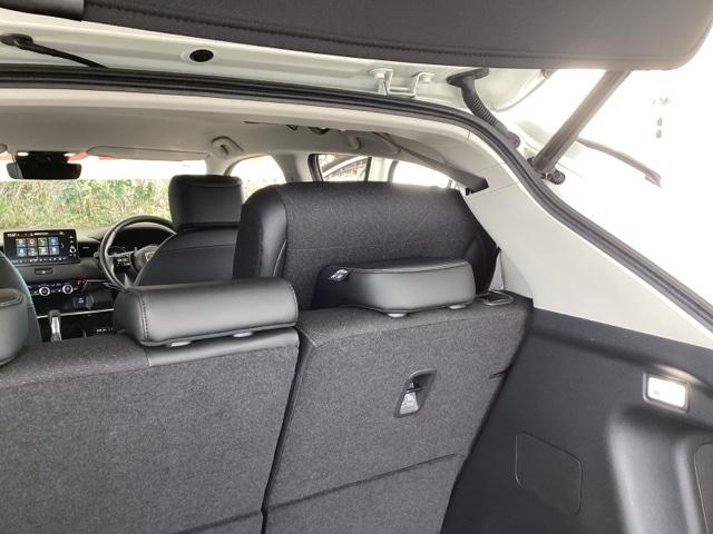 ヴェゼル e:HEVZ 純正メモリーナビ シートヒーター ETC 地上デジタル USB入力 ハンズフリーテールゲート シートH サイドエアB パークセンサー リヤカメラ 点検記録簿 LEDヘットライト ESC パワステ(64枚目)