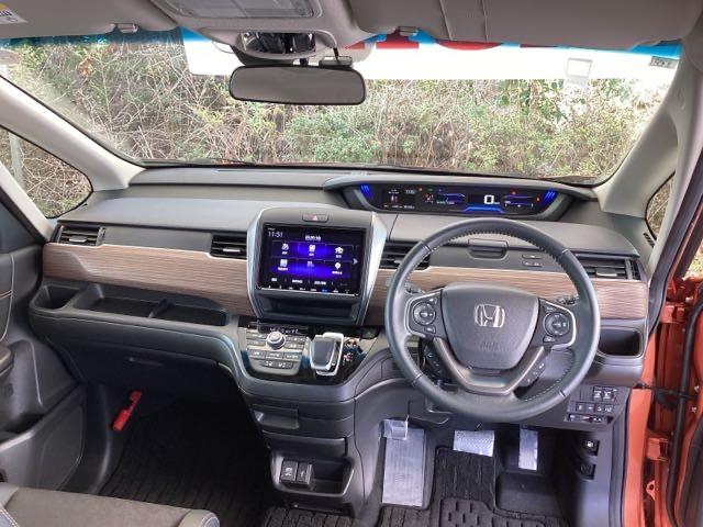 フリードハイブリッド ハイブリッド・クロスターホンダセンシング　純正メモリーナビ　両側電動スライドドア　バックモニター　シートヒータ　クルーズコントロール　ＵＳＢ入力　ＬＥＤヘッドランプ　地デジフルセグ　ＶＳＡ　ＤＶＤ再生　盗難防止　記録簿　アイドリングストップ（2枚目）