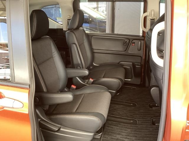 フリードハイブリッド ハイブリッド・クロスターホンダセンシング　純正メモリーナビ　両側電動スライドドア　バックモニター　シートヒータ　クルーズコントロール　ＵＳＢ入力　ＬＥＤヘッドランプ　地デジフルセグ　ＶＳＡ　ＤＶＤ再生　盗難防止　記録簿　アイドリングストップ（17枚目）