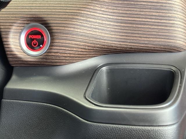 フリードハイブリッド ハイブリッド・クロスターホンダセンシング　純正メモリーナビ　両側電動スライドドア　バックモニター　シートヒータ　クルーズコントロール　ＵＳＢ入力　ＬＥＤヘッドランプ　地デジフルセグ　ＶＳＡ　ＤＶＤ再生　盗難防止　記録簿　アイドリングストップ（48枚目）