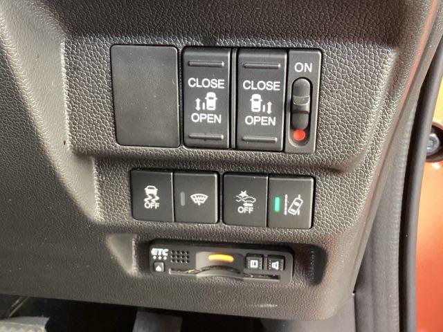 フリードハイブリッド ハイブリッド・クロスターホンダセンシング　純正メモリーナビ　両側電動スライドドア　バックモニター　シートヒータ　クルーズコントロール　ＵＳＢ入力　ＬＥＤヘッドランプ　地デジフルセグ　ＶＳＡ　ＤＶＤ再生　盗難防止　記録簿　アイドリングストップ（49枚目）