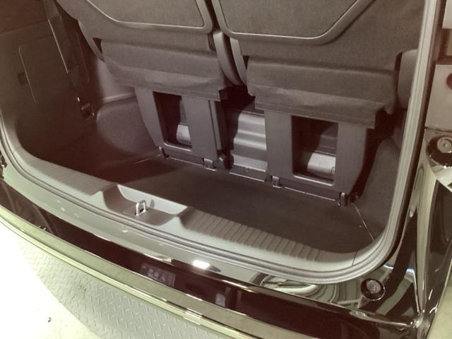 ���s�ɏo������Ƃ����A�Ƒ��݂�Ȃ̉ו����\���ςݍ��߂܂��B