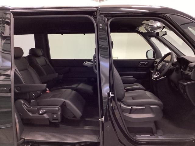 �y�I�b�g�}���z�����悹�邽�߂̑��u���䂪���Ă���܂��B��Ȃł�����L�΂��ă����b�N�X�����p���ŉ߂������Ƃ��ł��܂��B�������h���C�u��Ԓ����ɕ֗��ł��B