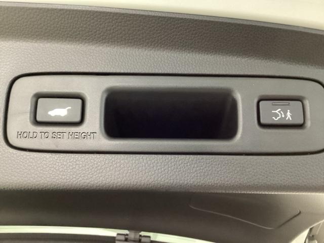 ヴェゼル ｅ：ＨＥＶＺ　メモリーナビ　ＥＴＣ　リアカメラ　シートヒーター　Ｓヒータ　地デジフルセグＴＶ　電動テールゲート　サイドエアバッグ　後カメラ　前後障害物センサー　横滑防止装置　エアコン　ＬＥＤヘットライト　パワステ（25枚目）