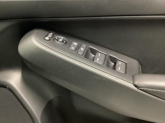 ヴェゼル ｅ：ＨＥＶＺ　メモリーナビ　ＥＴＣ　リアカメラ　シートヒーター　Ｓヒータ　地デジフルセグＴＶ　電動テールゲート　サイドエアバッグ　後カメラ　前後障害物センサー　横滑防止装置　エアコン　ＬＥＤヘットライト　パワステ（37枚目）