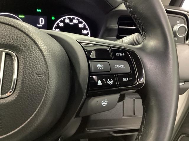 ヴェゼル ｅ：ＨＥＶＺ　メモリーナビ　ＥＴＣ　リアカメラ　シートヒーター　Ｓヒータ　地デジフルセグＴＶ　電動テールゲート　サイドエアバッグ　後カメラ　前後障害物センサー　横滑防止装置　エアコン　ＬＥＤヘットライト　パワステ（39枚目）