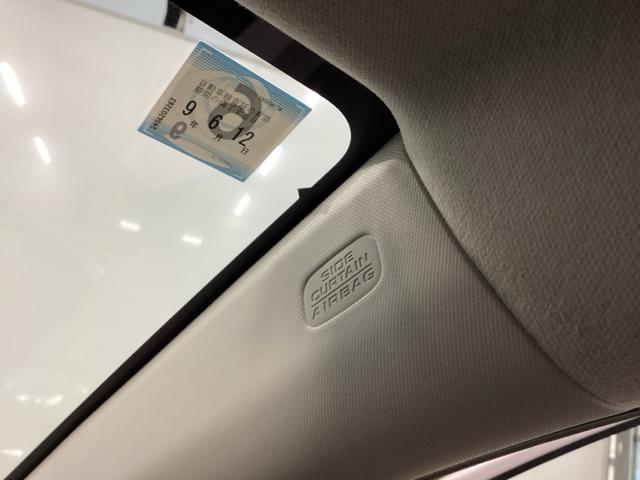 ヴェゼル ｅ：ＨＥＶＺ　メモリーナビ　ＥＴＣ　リアカメラ　シートヒーター　Ｓヒータ　地デジフルセグＴＶ　電動テールゲート　サイドエアバッグ　後カメラ　前後障害物センサー　横滑防止装置　エアコン　ＬＥＤヘットライト　パワステ（40枚目）