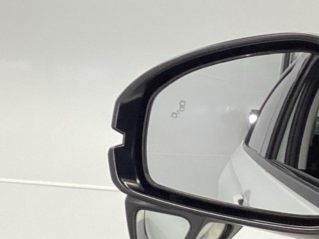 ヴェゼル ｅ：ＨＥＶＺ　メモリーナビ　ＥＴＣ　リアカメラ　シートヒーター　Ｓヒータ　地デジフルセグＴＶ　電動テールゲート　サイドエアバッグ　後カメラ　前後障害物センサー　横滑防止装置　エアコン　ＬＥＤヘットライト　パワステ（42枚目）