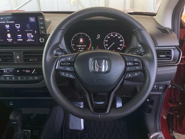 ��ɂȂ��ފ��o�̃X�e�A�����O�ł��B�����S�n�A�f�U�C�����A���쐫�ɂ���������A�C�e���ł��B