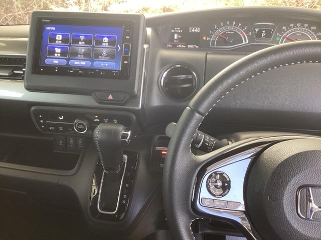 Ｎ－ＢＯＸカスタム Ｌスタイル＋ブラック　純正ナビ　フルセグ　リアカメラ　シティブレーキアクティブシステム　パワステ　シ－トヒ－タ－　ＡＢＳ　ナビ＆ＴＶ　オートエアコン　クルコン　横滑防止　ＬＥＤランプ　サイドエアバッグ　盗難防止装置（2枚目）