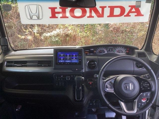 Ｎ－ＢＯＸカスタム Ｌスタイル＋ブラック　純正ナビ　フルセグ　リアカメラ　シティブレーキアクティブシステム　パワステ　シ－トヒ－タ－　ＡＢＳ　ナビ＆ＴＶ　オートエアコン　クルコン　横滑防止　ＬＥＤランプ　サイドエアバッグ　盗難防止装置（3枚目）