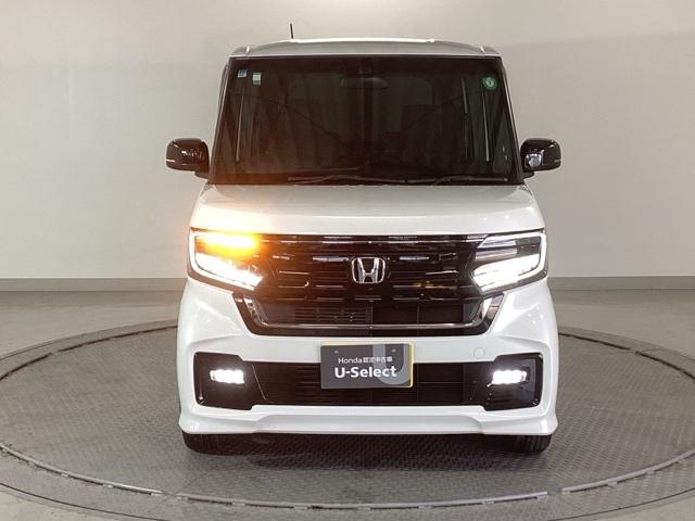 Ｎ－ＢＯＸカスタム Ｌスタイル＋ブラック　純正ナビ　フルセグ　リアカメラ　シティブレーキアクティブシステム　パワステ　シ－トヒ－タ－　ＡＢＳ　ナビ＆ＴＶ　オートエアコン　クルコン　横滑防止　ＬＥＤランプ　サイドエアバッグ　盗難防止装置（6枚目）