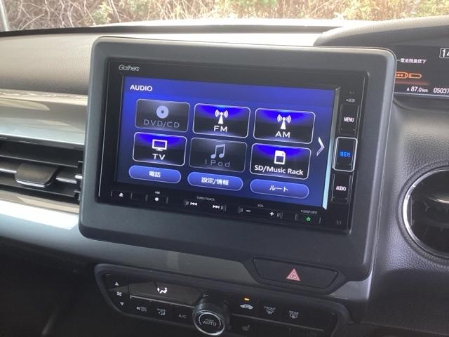 Ｎ－ＢＯＸカスタム Ｌスタイル＋ブラック　純正ナビ　フルセグ　リアカメラ　シティブレーキアクティブシステム　パワステ　シ－トヒ－タ－　ＡＢＳ　ナビ＆ＴＶ　オートエアコン　クルコン　横滑防止　ＬＥＤランプ　サイドエアバッグ　盗難防止装置（11枚目）